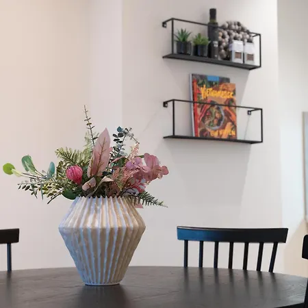 Renovated 3 In Historical Sandviken Apartamento *