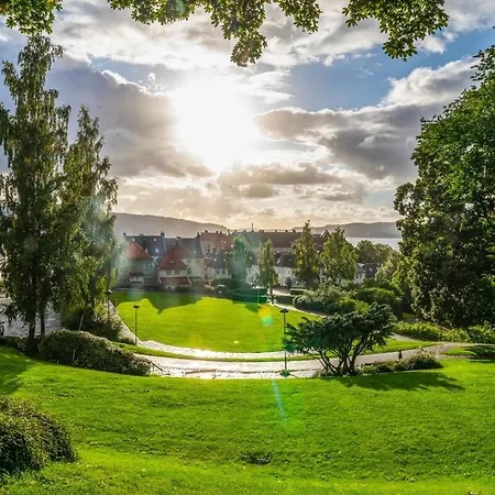 Lägenhet Renovated 3 In Historical Sandviken Bergen