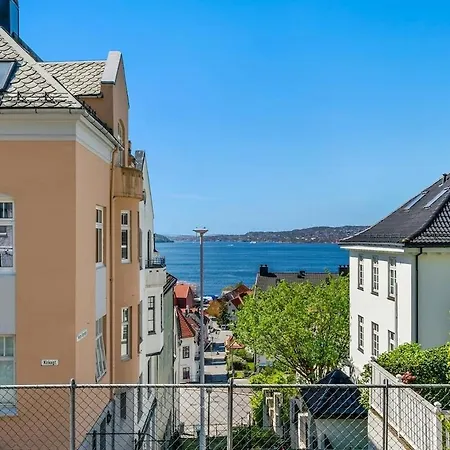 Lägenhet Renovated 3 In Historical Sandviken Bergen
