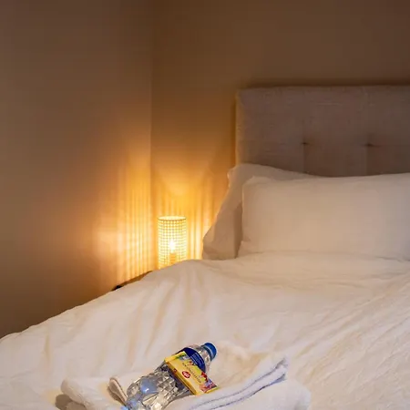 Renovated 3 In Historical Sandviken Bergen